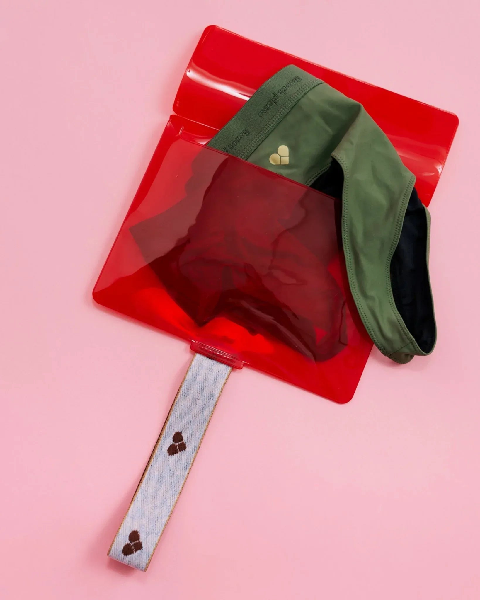 the-female-company-wetbag-red-leo-wasserdichte-tasche-f-r-period-pantys image 4