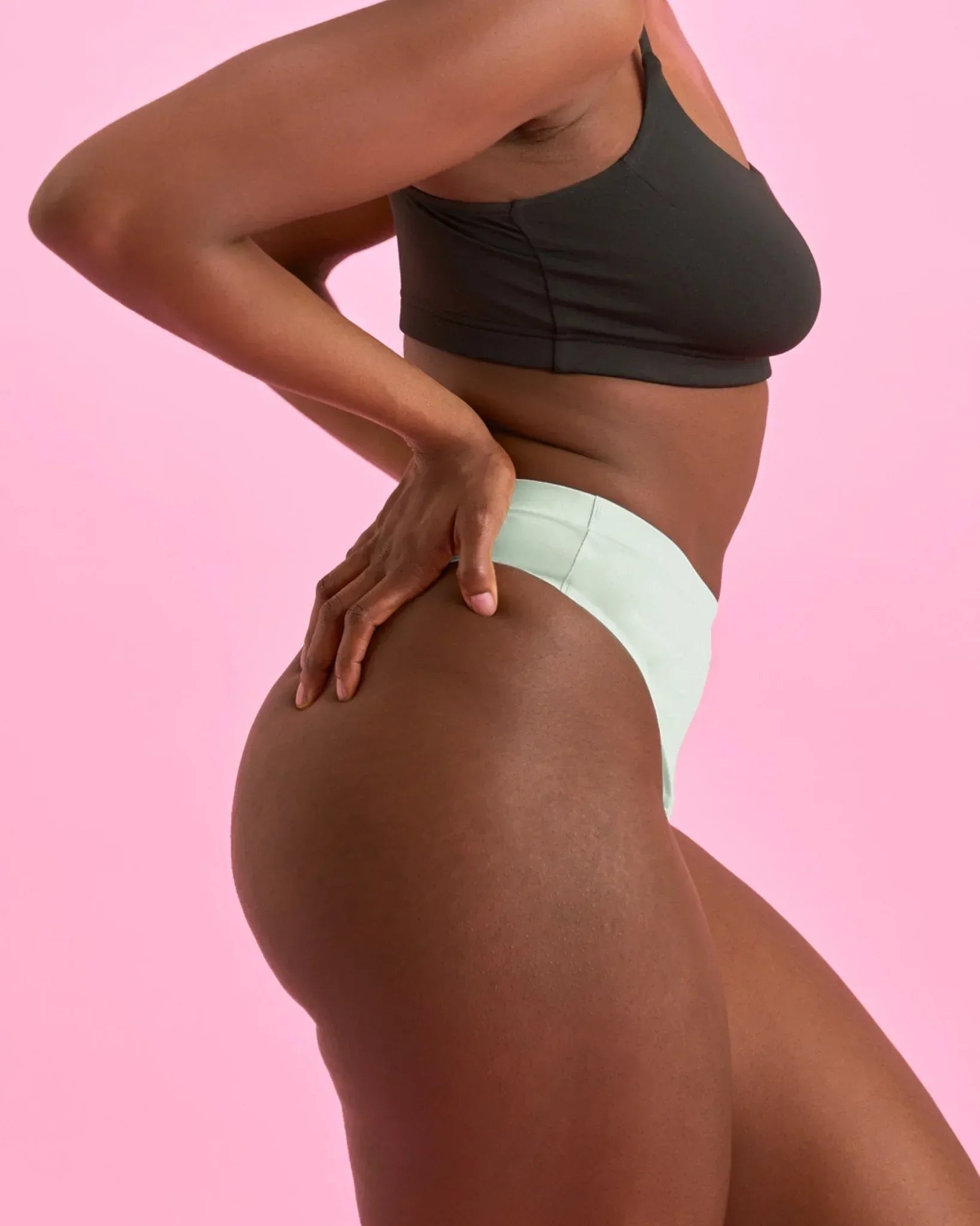 the-female-company-light-seamless-period-panty-tanga-xtra-thin image 4