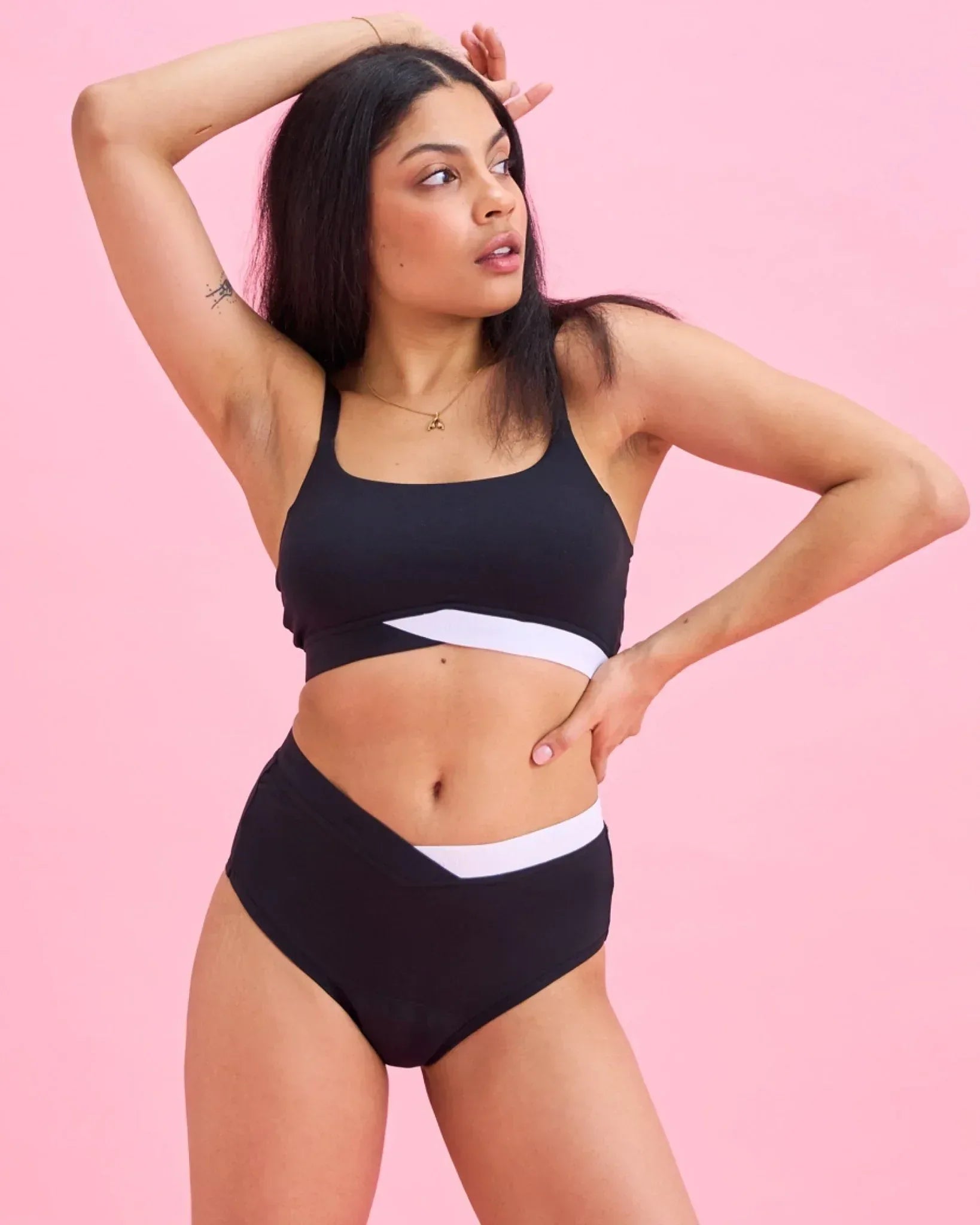 the-female-company-ultra-strong-high-waist-v-cut-period-panty-black-white-limite image 2