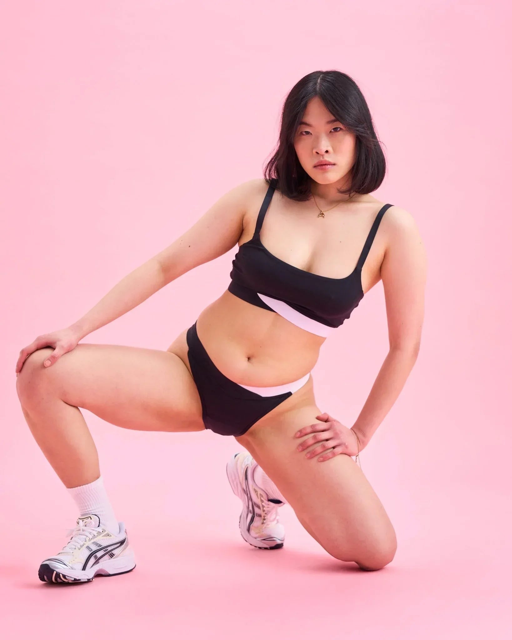 the-female-company-set-n-pples-bralette-v-shape-period-panty-slip-v-cut-black-wh image 4
