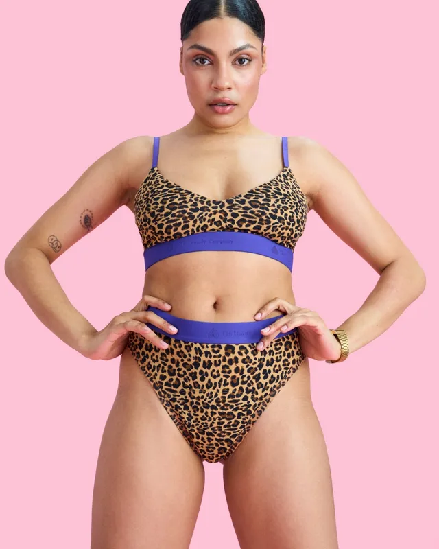 the-female-company-period-panty-ultra-strong-slip-leo-purple-mit-leo-print image 1