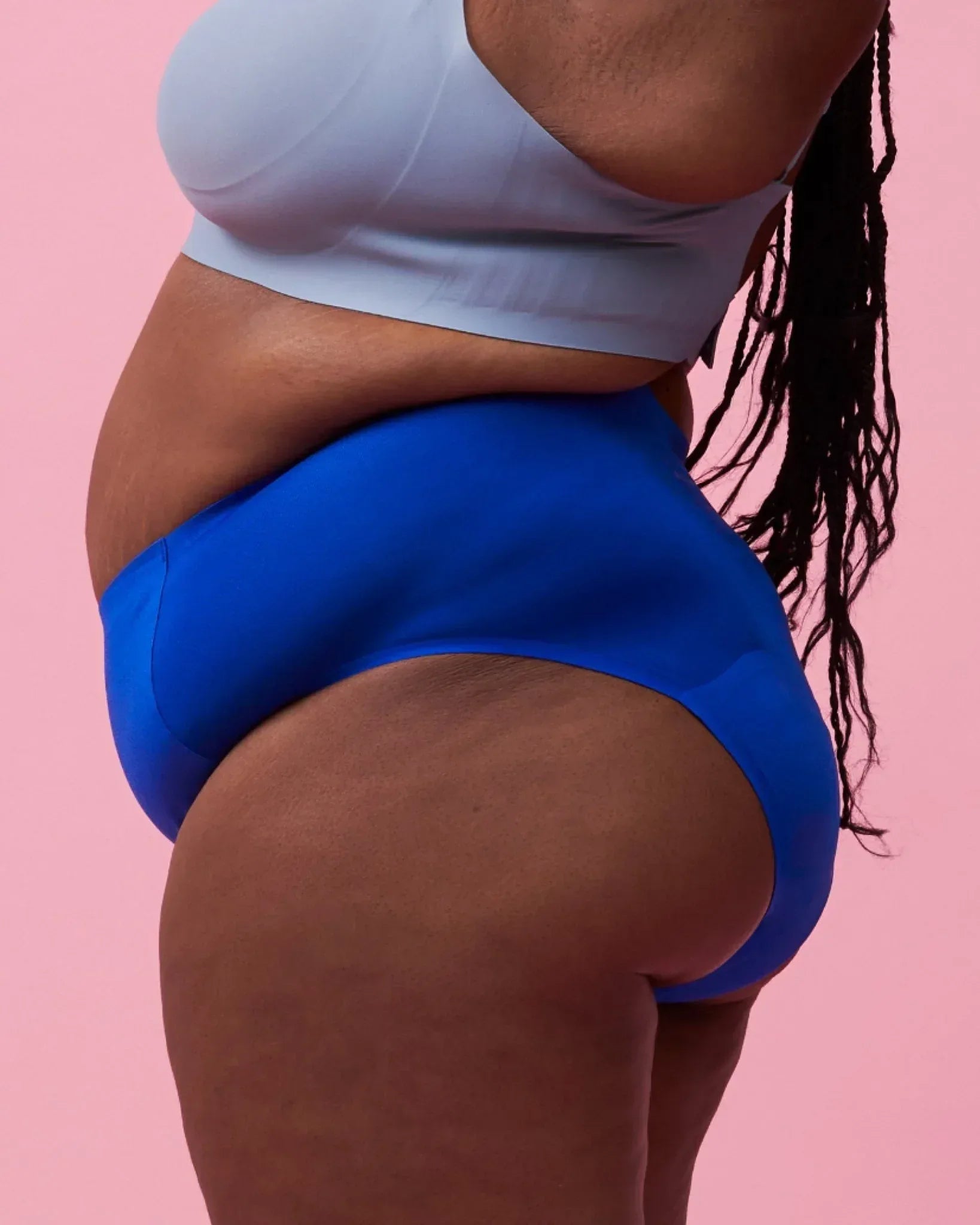 the-female-company-ultra-strong-high-waist-seamless-curve-period-panty-electric- image 3