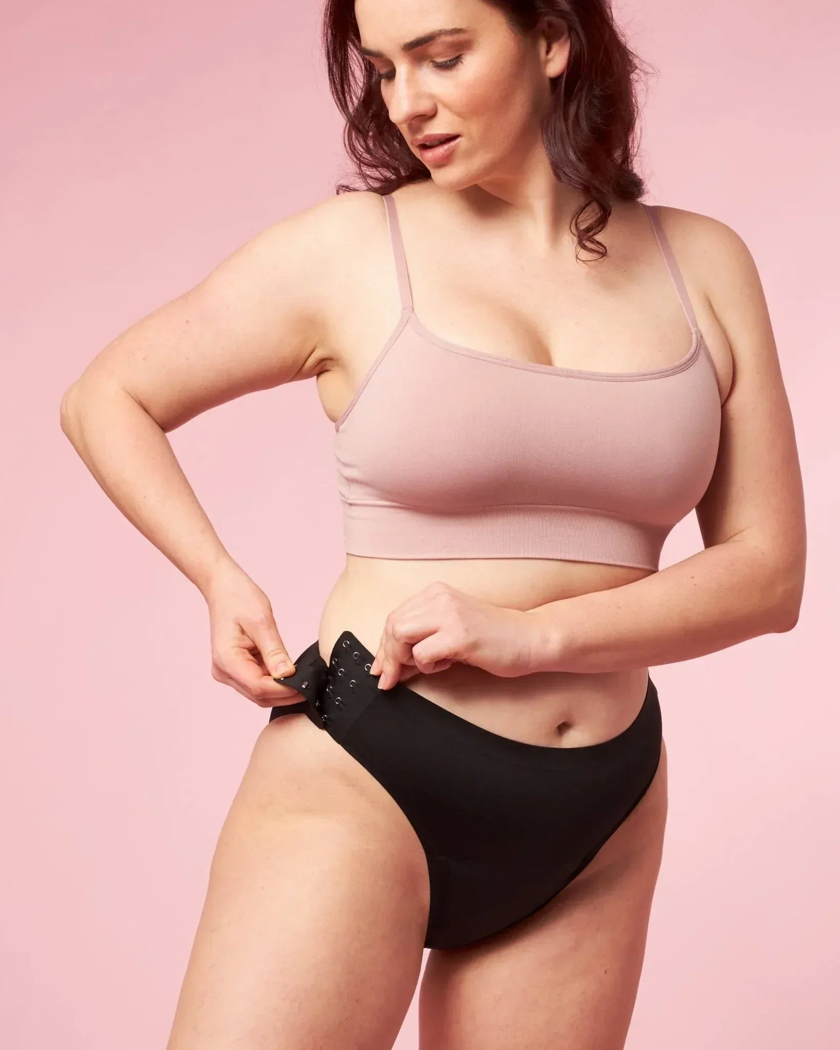 the-female-company-ultra-strong-slip-easy-change-seamless-period-panty image 8