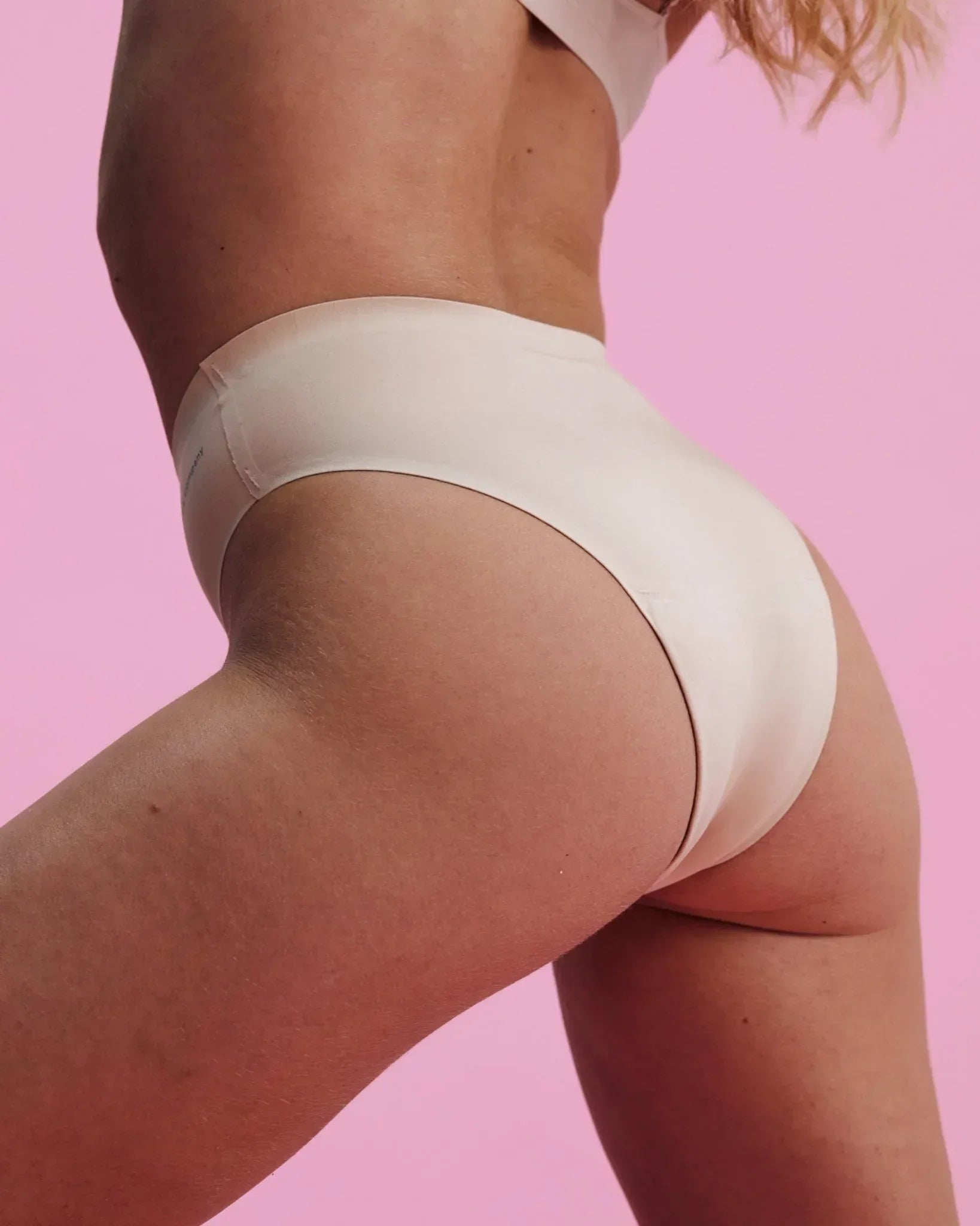 the-female-company-ultra-strong-seamless-period-panty-sand image 7