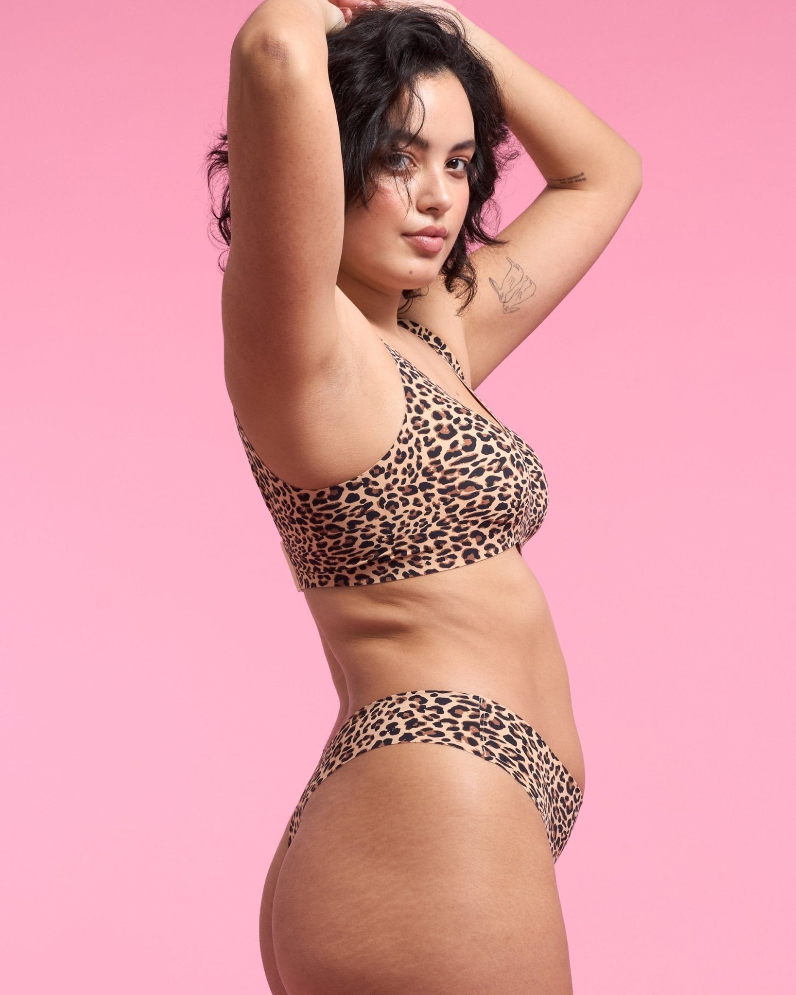 the-female-company-seamless-comfort-set-tanga-bralette image 7