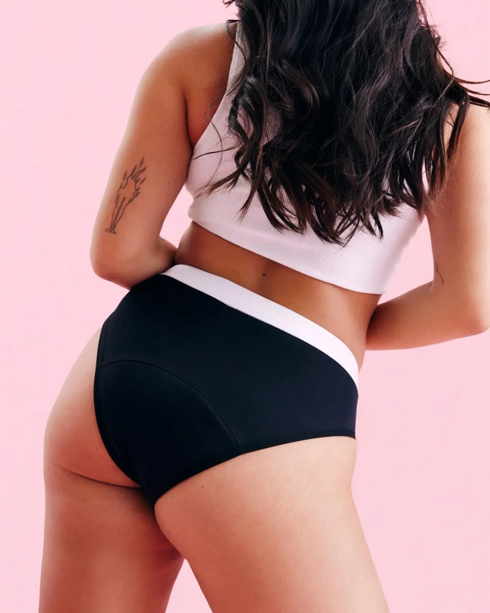 the-female-company-extra-strong-slip-v-cut-period-panty-f-r-sport-und-alltag-bla image 7