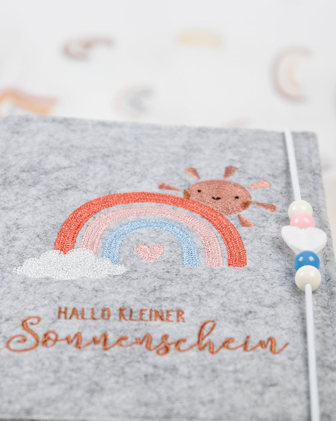 mylily-mutterpassh-lle-hallo-kleiner-sonnenschein-aus-filz-grau-mit-regenbogen image 6