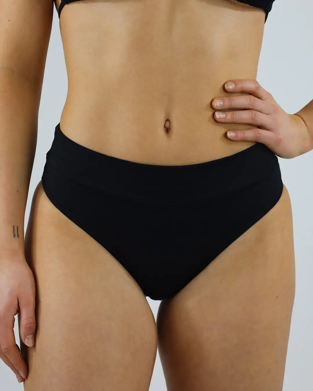 mylily-bikini-hose-basic-slip-schwarz-periodensichere-bademode-bikinihose image 1