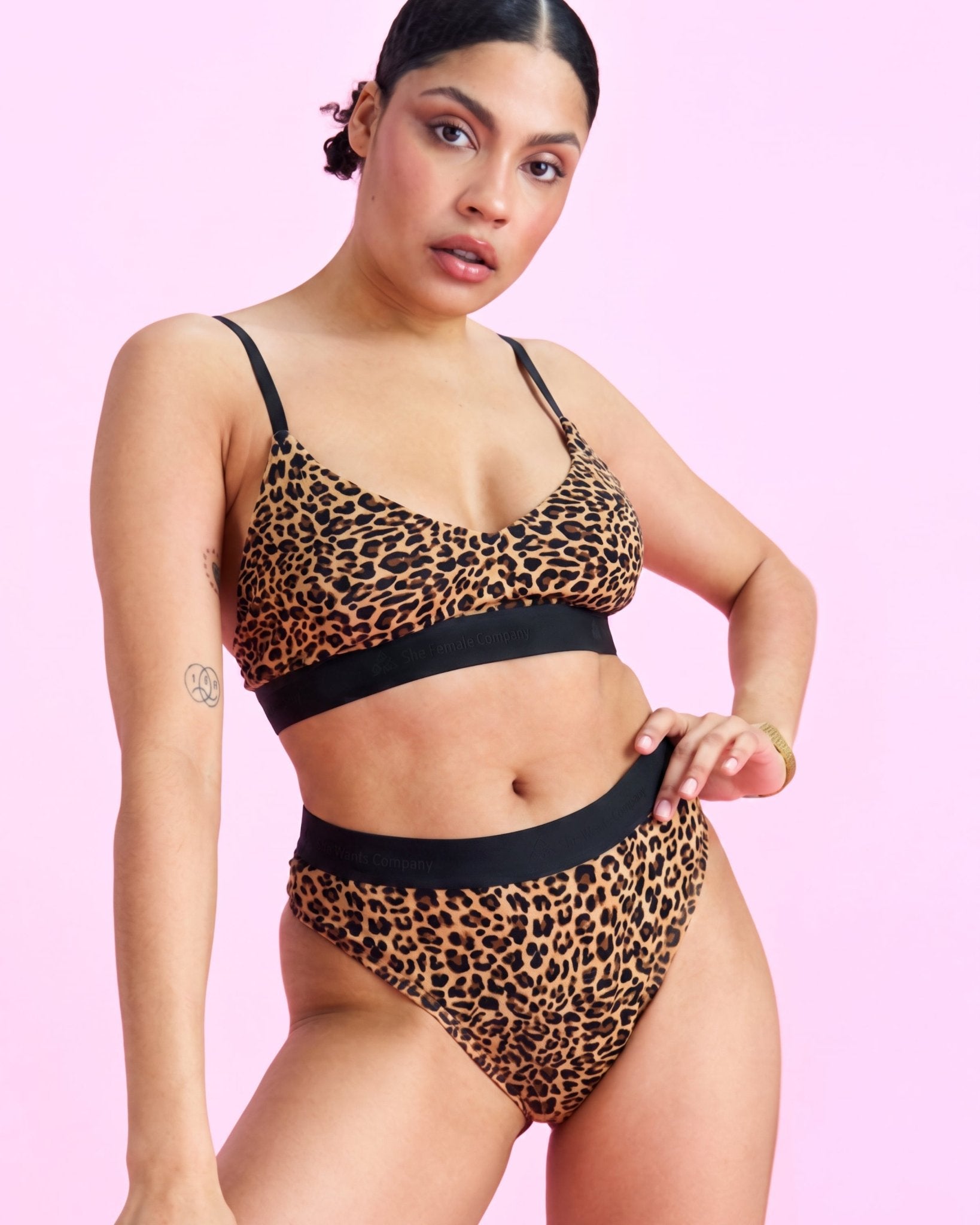 the-female-company-medium-tanga-2-0-period-panty-leo-collection-bio-baumwolle image 2