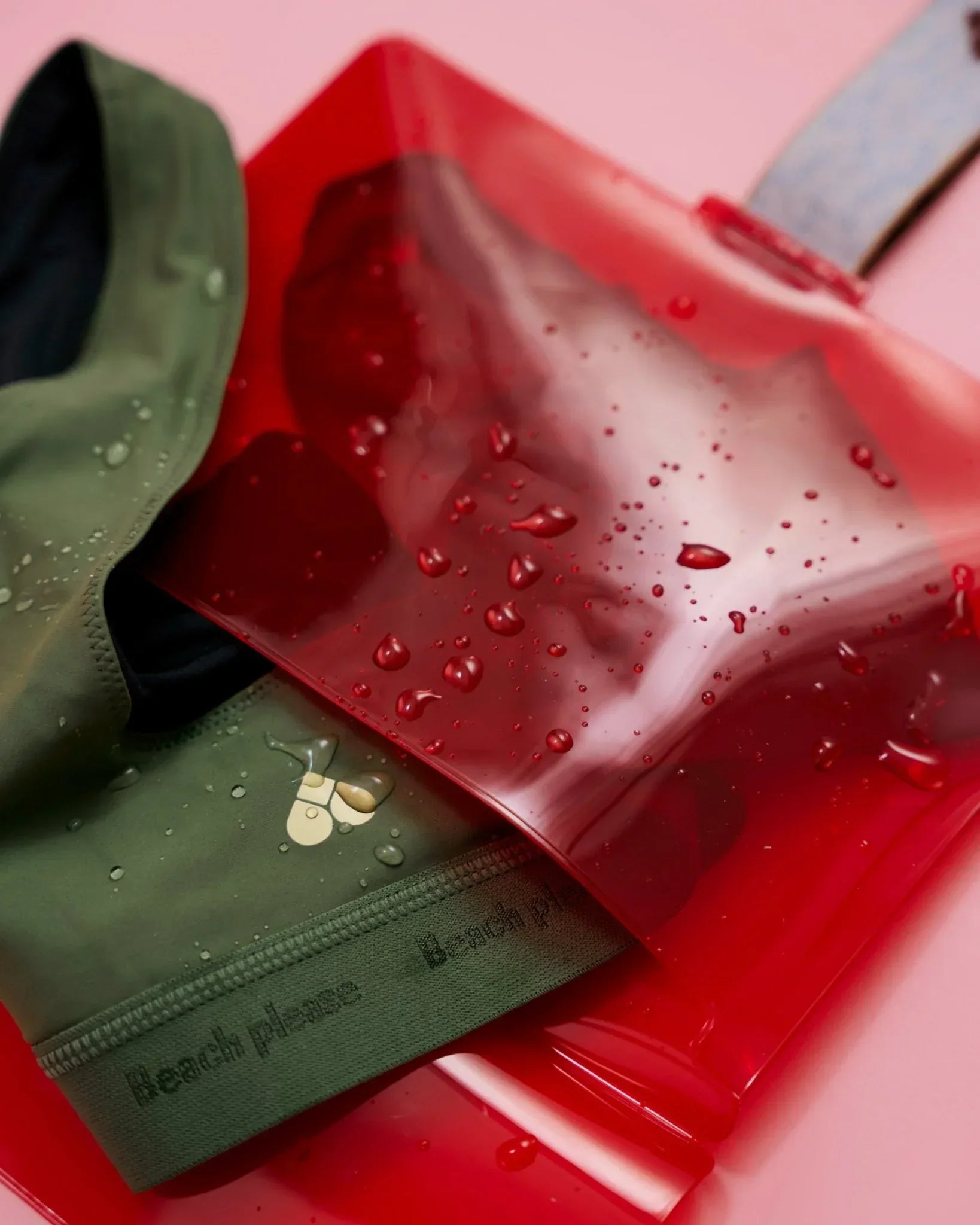 the-female-company-wetbag-red-leo-wasserdichte-tasche-f-r-period-pantys image 3