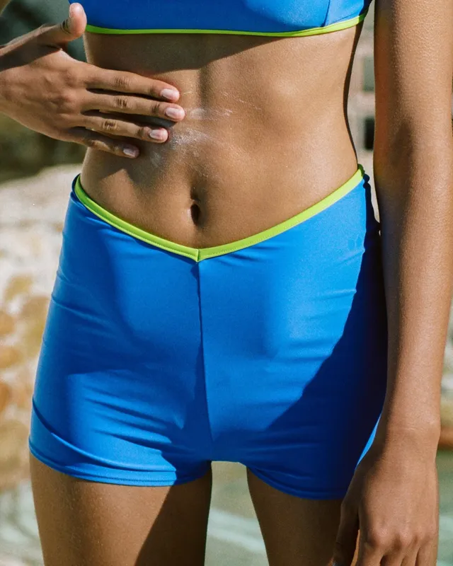 the-female-company-perioden-bademode-v-shorts-active image 1