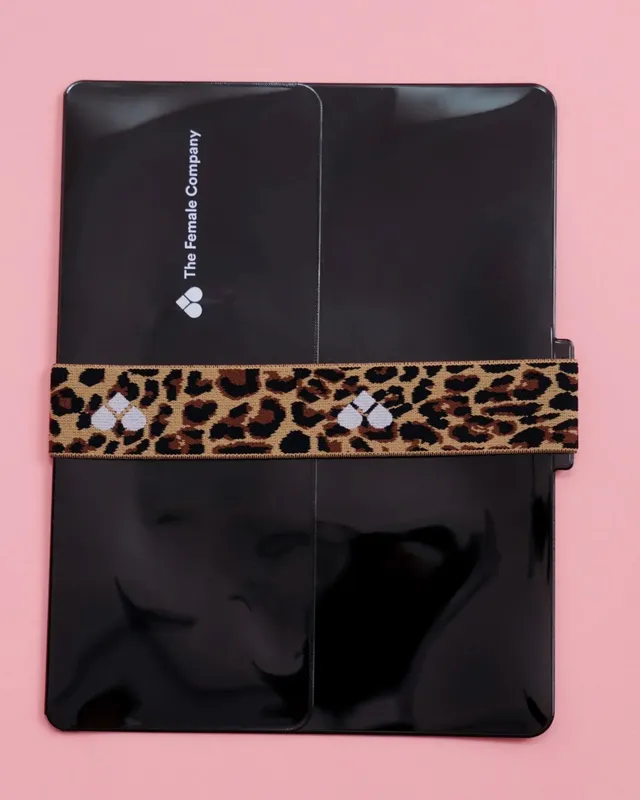 the-female-company-wetbag-black-leo-aufbewahrungstasche-f-r-period-pantys image 1