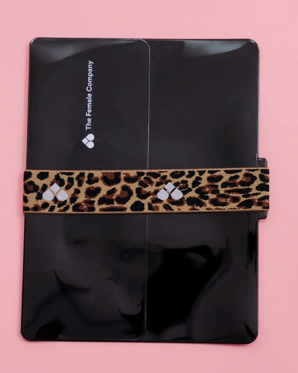 the-female-company-wetbag-black-leo-aufbewahrungstasche-f-r-period-pantys image 1