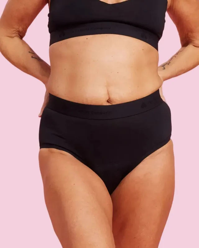 the-female-company-extra-strong-high-waist-period-panty-aus-bio-baumwolle-schwar image 1