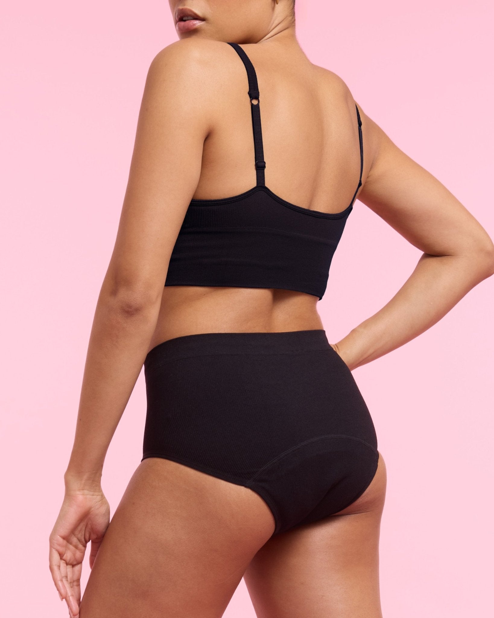 the-female-company-seamless-rib-set-bralette-high-waist-ultra-strong-periodenw-s image 4