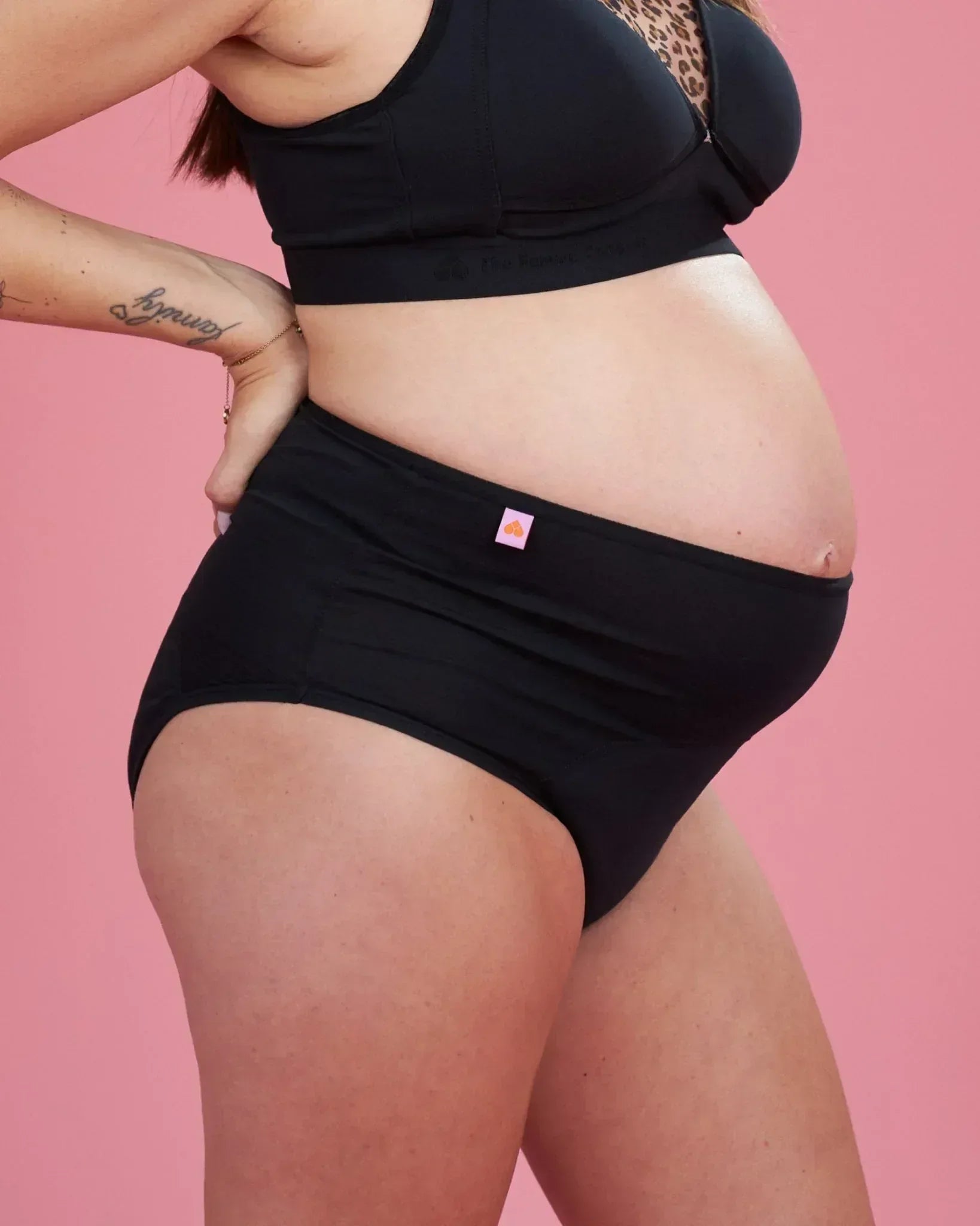the-female-company-mammapanty-absorbierende-wochenbettunterw-sche-high-waist-bio image 5