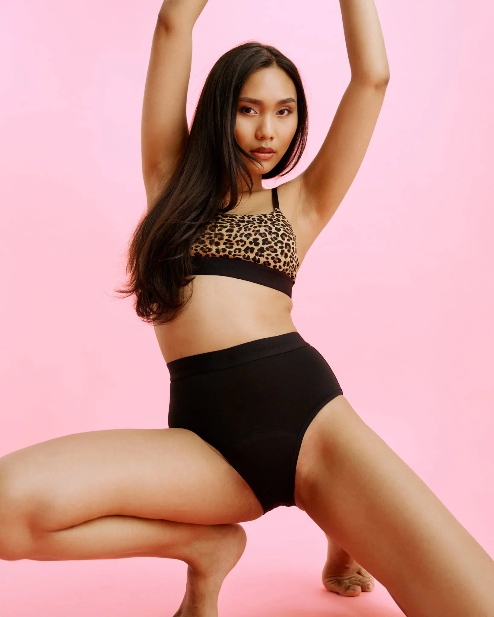 the-female-company-extra-strong-high-waist-period-panty-aus-bio-baumwolle-schwar image 3