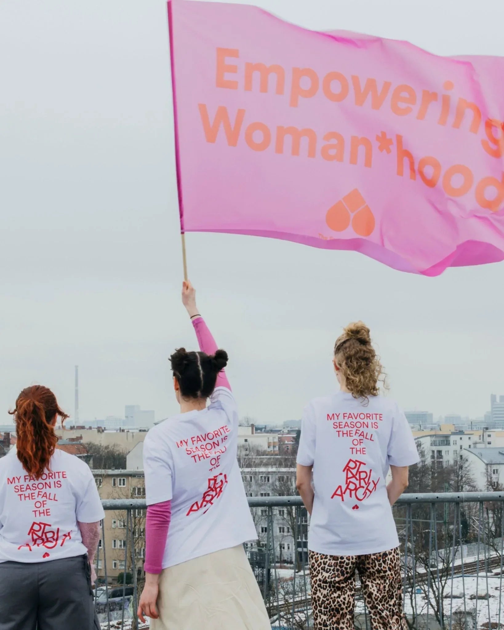 the-female-company-fall-of-the-patriarchy-t-shirt-limitiertes-statement-shirt image 6
