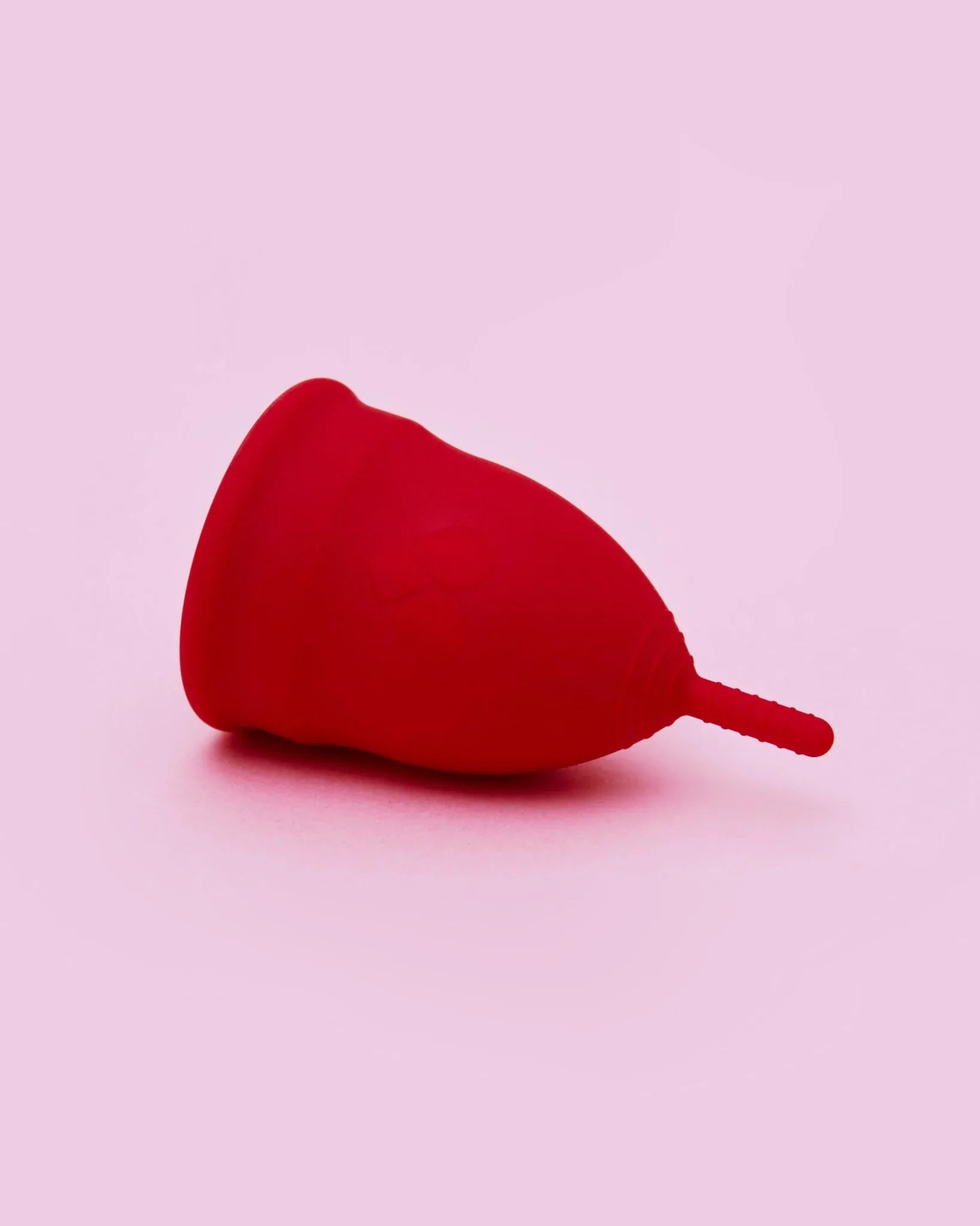 the-female-company-menstruationstasse-medizinisches-silikon-24-ml image 2