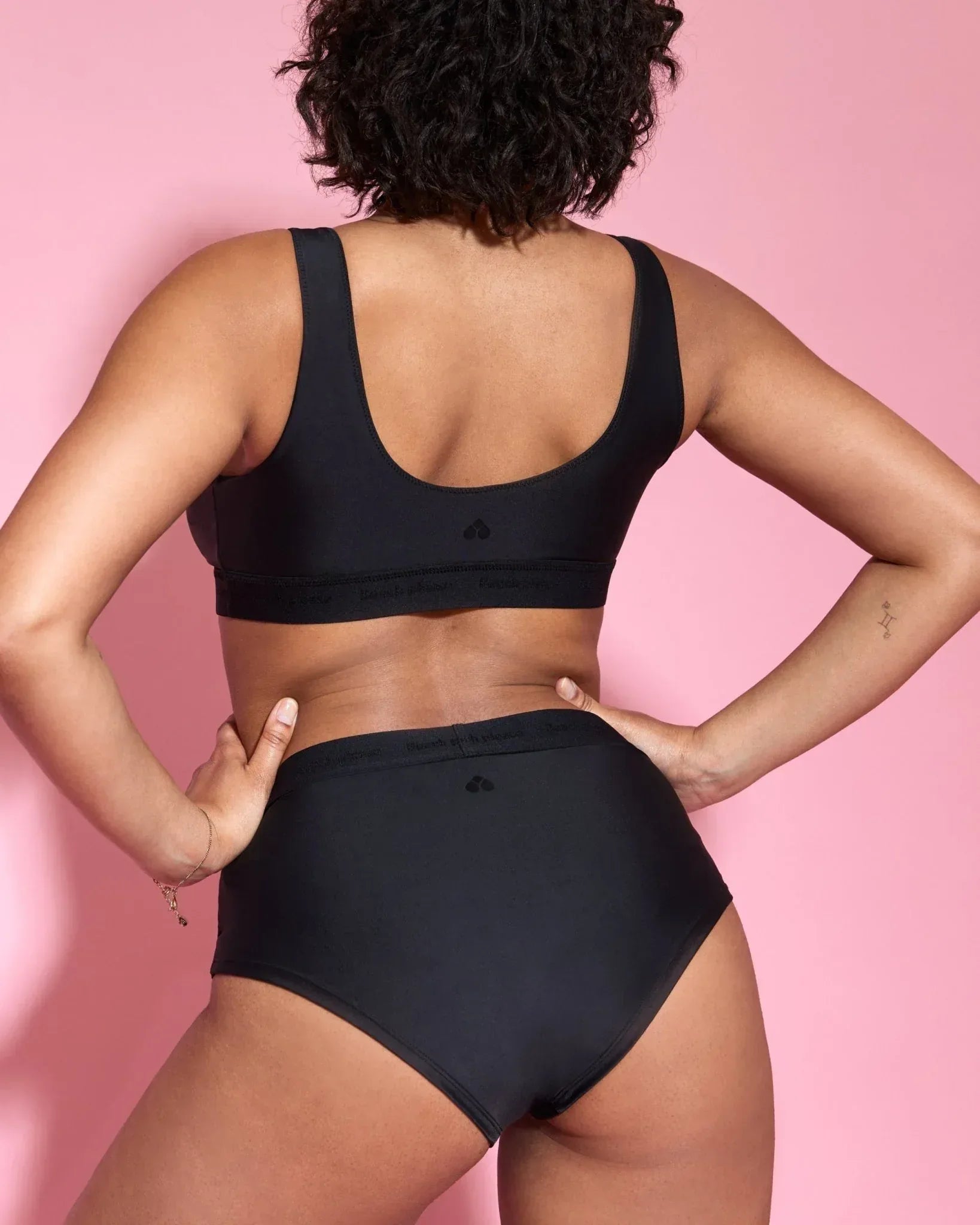 the-female-company-set-perioden-bikini-hipster-performance-bikinitop image 2
