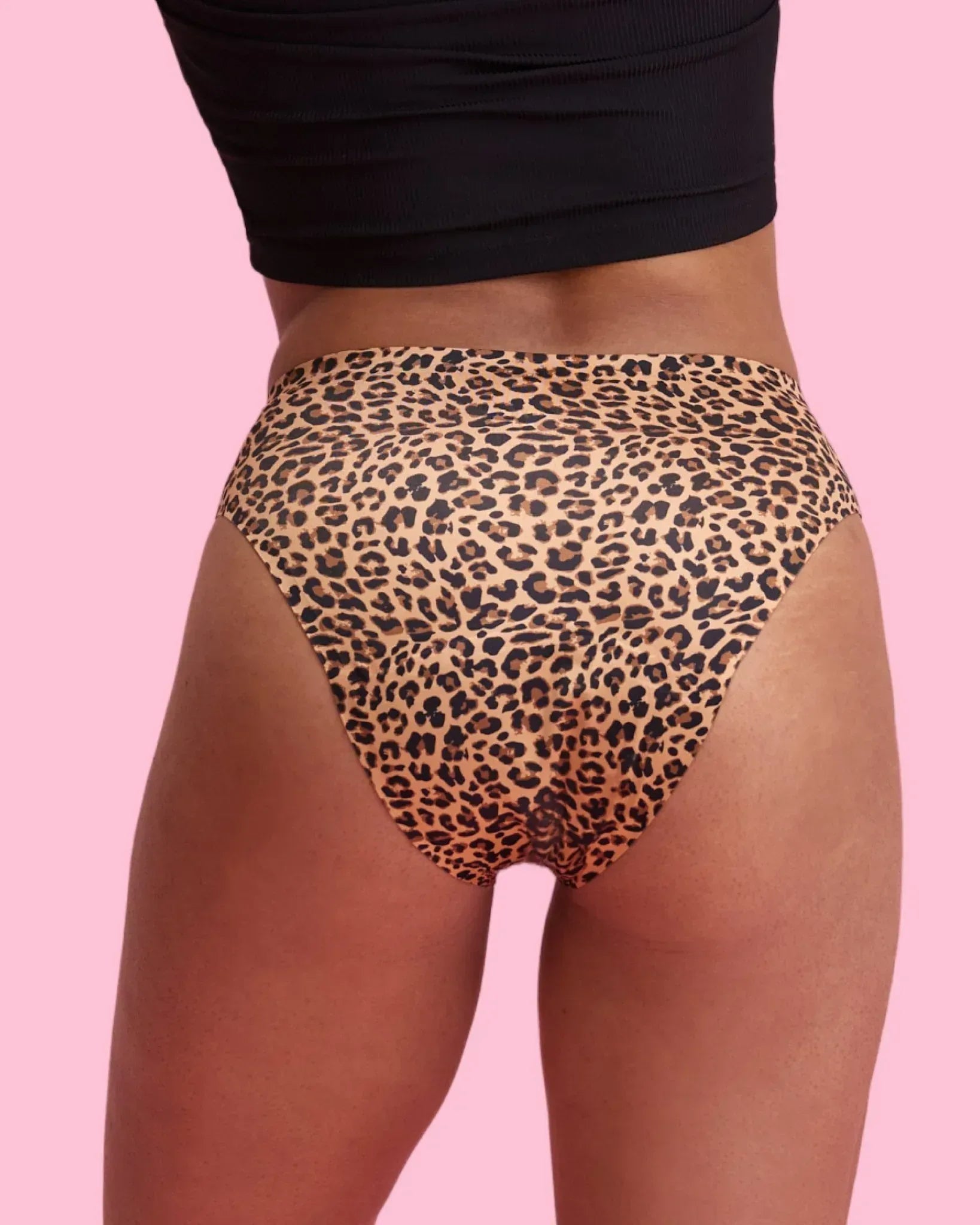 the-female-company-ultra-strong-slip-easy-change-seamless-period-panty-leo image 4