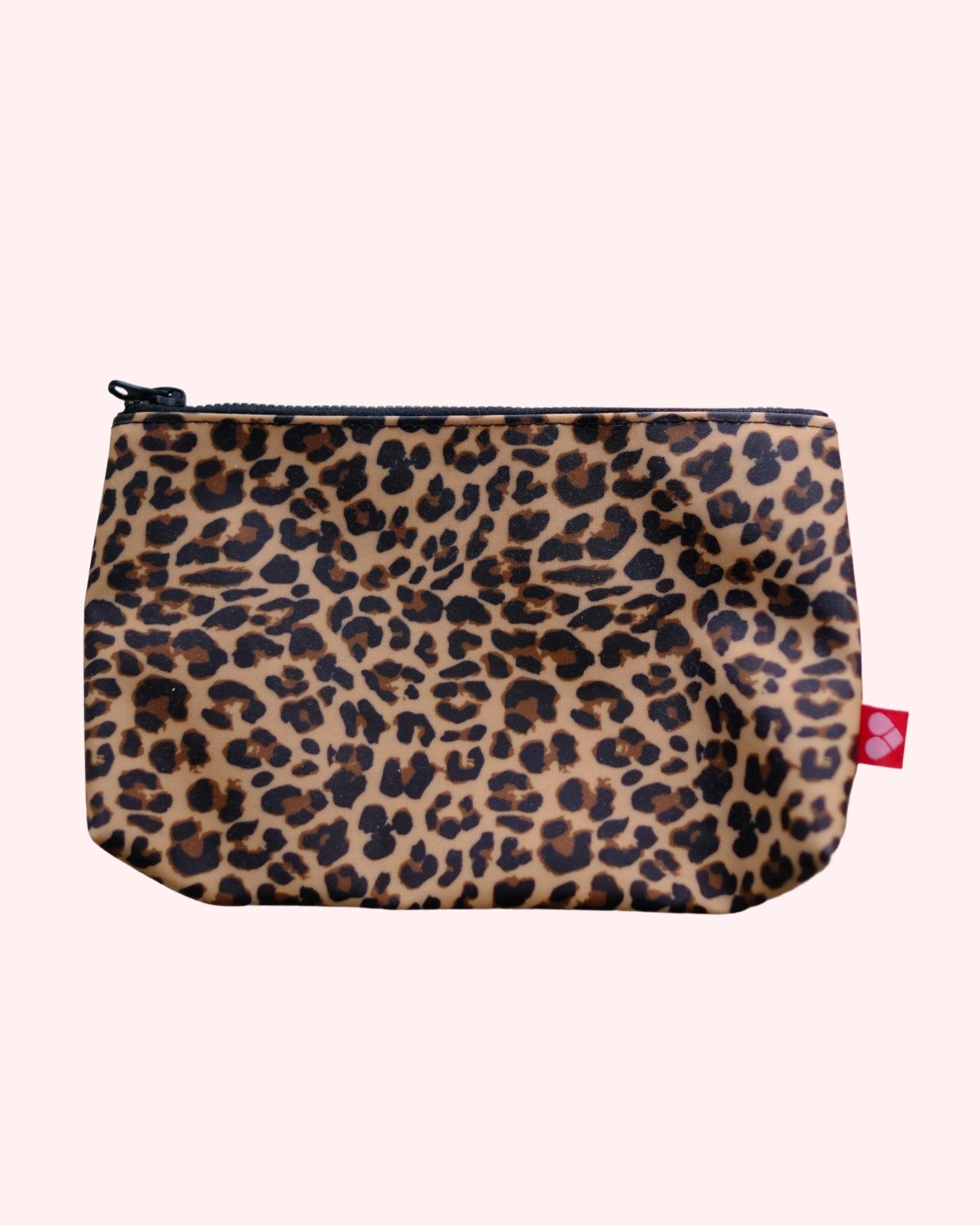 the-female-company-zip-bag-wetbag-wasserabweisende-alltags-und-reisetasche image 1
