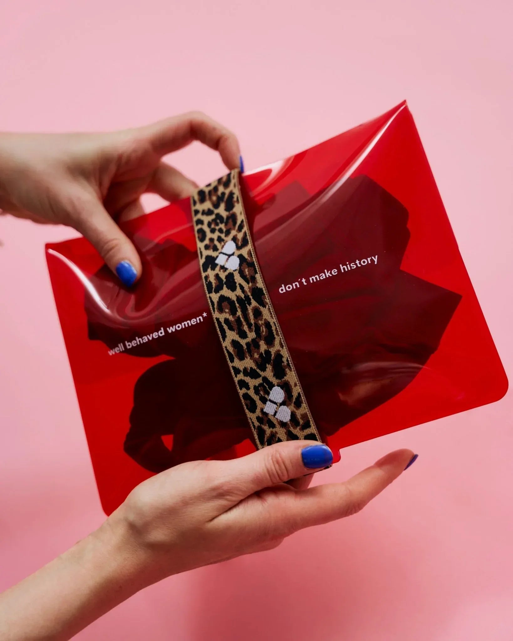 the-female-company-wetbag-red-leo-wasserdichte-tasche-f-r-period-pantys image 1