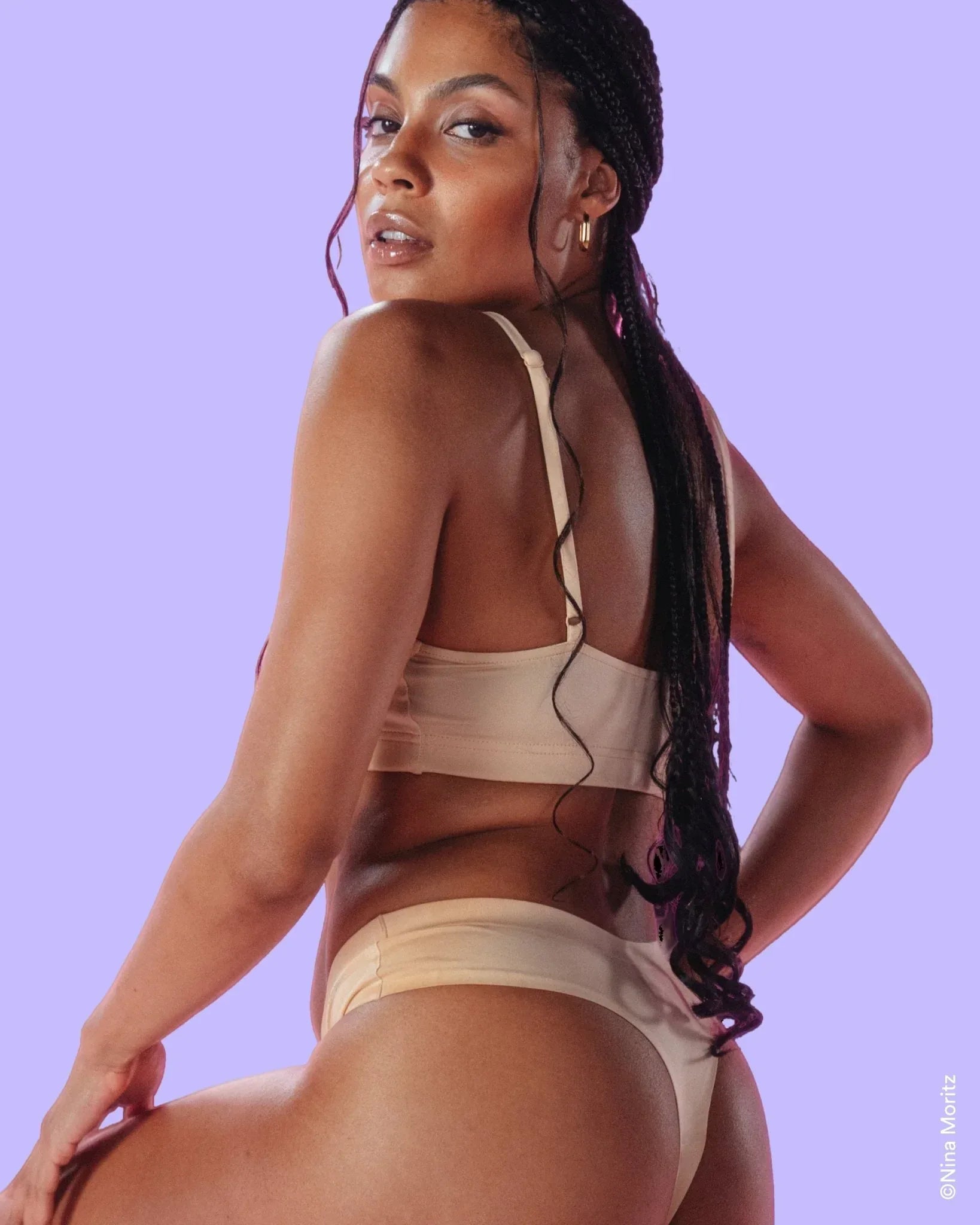 the-female-company-light-daysics-tanga-seamless-ausfluss-slip image 8