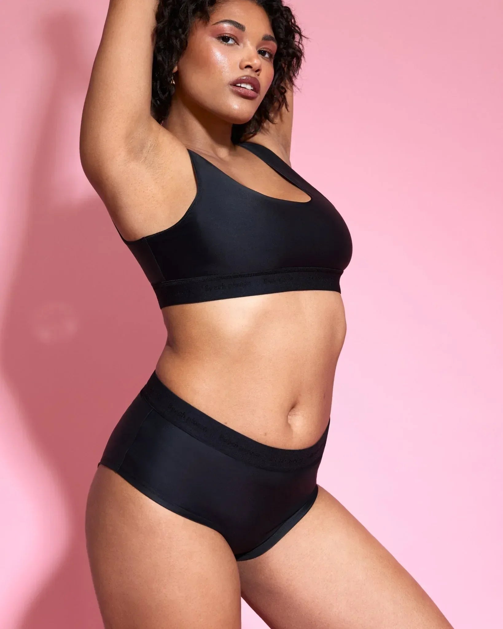 the-female-company-set-perioden-bikini-hipster-performance-bikinitop image 3