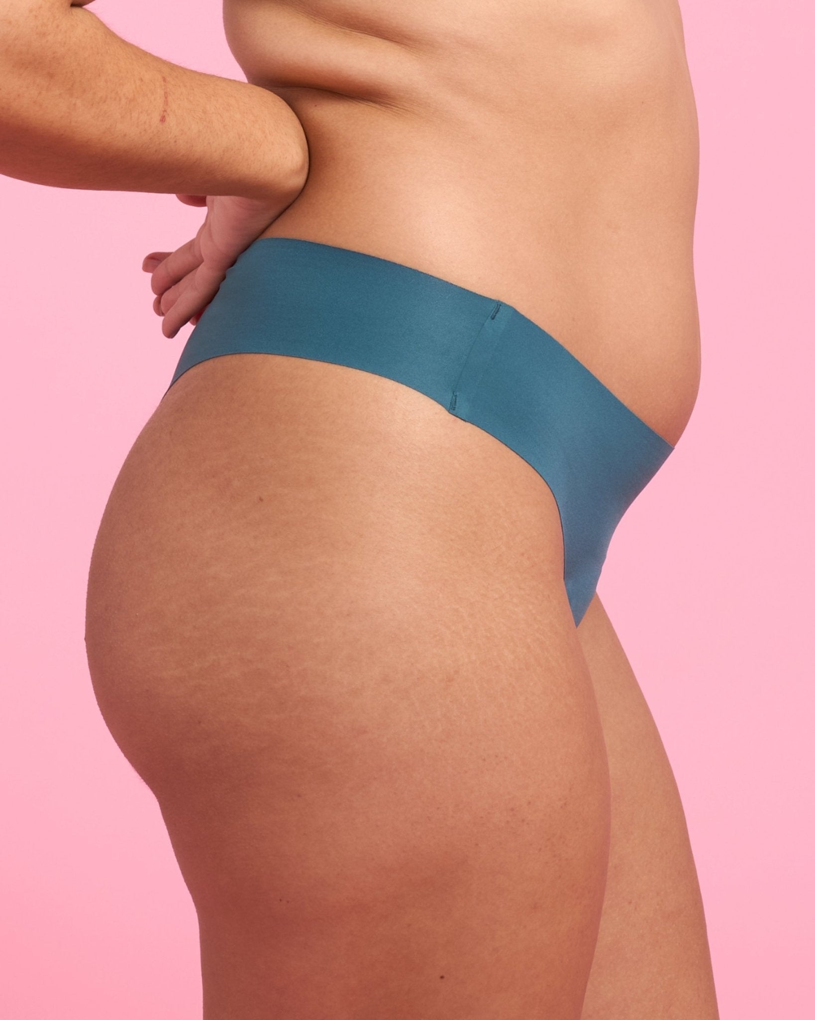 the-female-company-medium-period-tanga-seamless-advanced-quality image 6